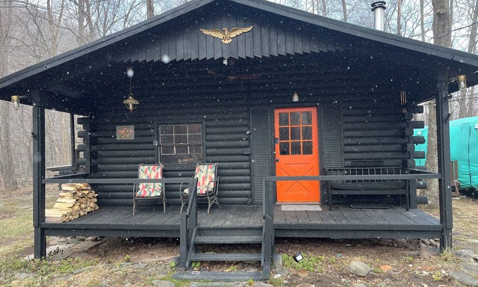 Oliverea Cabina | Bunkhouse 38: Serene Wilderness Retreat near Esopus Creek