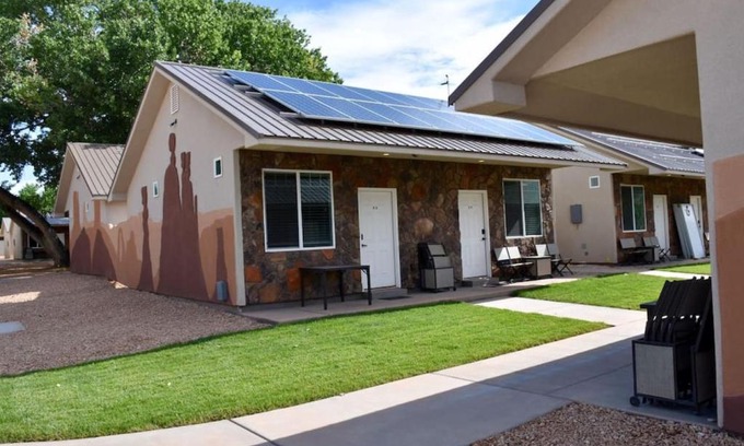 La Verkin Casa | Bunkhouse 7B Near Grove Of Trees