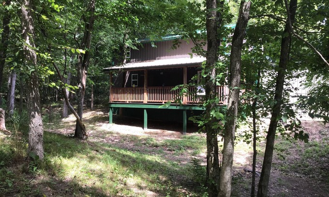 Drury Casa | Bunkhouse in the Ozarks with access to Creek Pavilion and close to Rockbridge