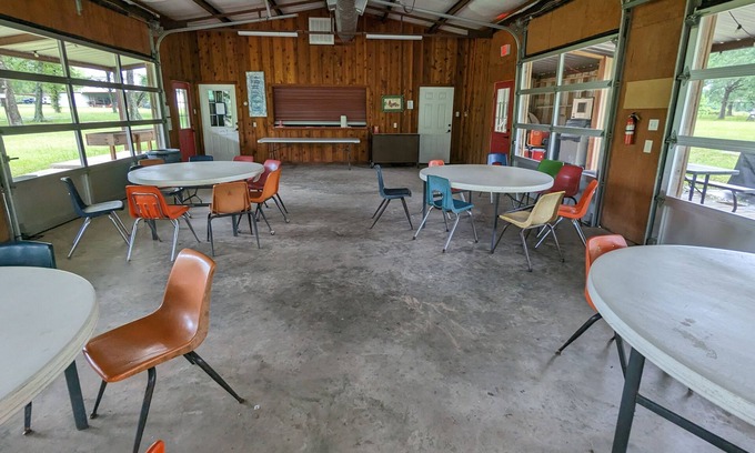Hempstead Cabina | Bunkhouse on 18 acres.