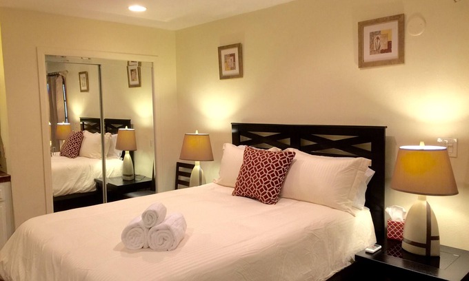 Burbank Apartamento | Burbank Hills Studio ¡Nuevo con vistas de las luces de la ciudad!