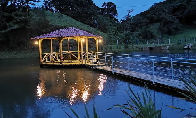 Quebrada Grande Cabina | Burbi Lake Lodge Monteverde