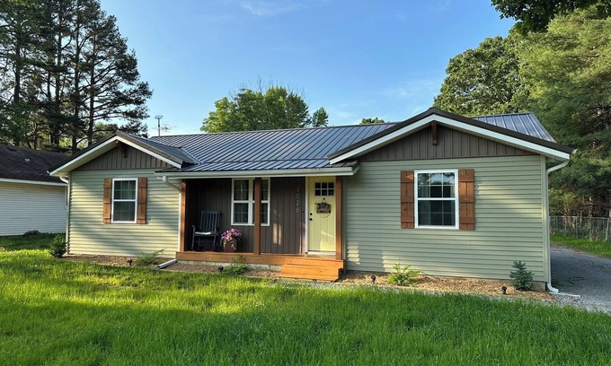 Houston Casa | Burchtree Retreat featuring 2 Bedroom Home in Houston MO