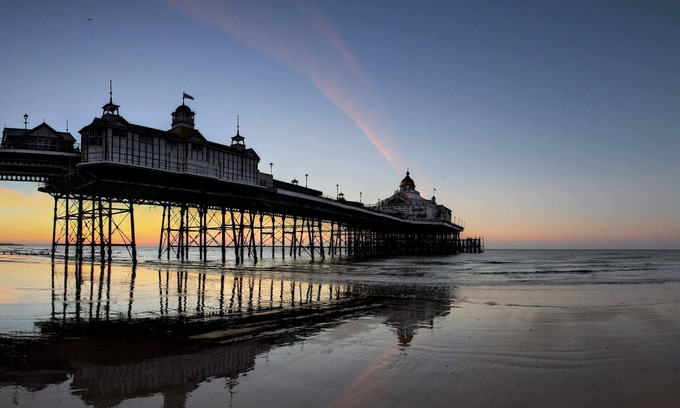 Eastbourne City Centre Casa | "burlington Palace" - Entire Seafront Regency Villa With Private Garden