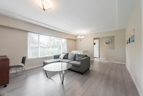 Burnaby Casa | Burnaby Metrotown 3 bedroom upstairs