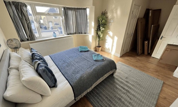 Slough Chalet De Esquí | Burnham / Slough Spacious Six Bedroom House