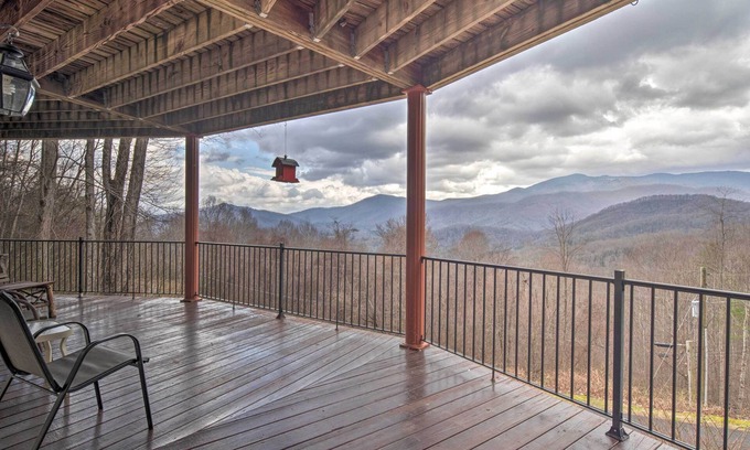Burnsville Apartamento | Apartamento en el Bosque Nacional Pisgah w / Mtn. ¡Puntos de vista!