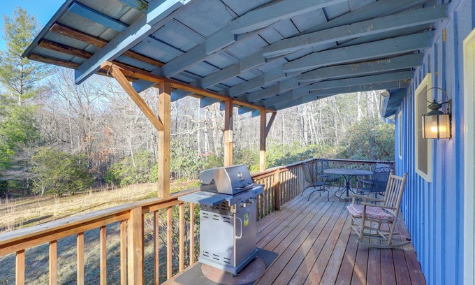Burnsville Cabaña | Burnsville Cabin w/ Deck & Trails - Dog Friendly!