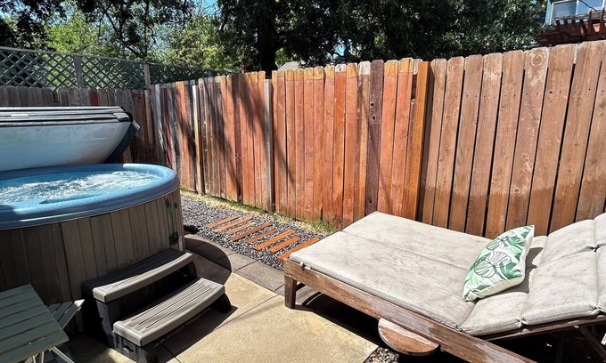 Downtown Boise Cabaña | Burrow on 24th - Hot Tub 1BR/1BA