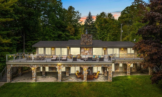 Brutus Casa | BURT LAKE RETREAT - 200 Feet of Private Waterfront - 5 Bedrooms and 3.5 Baths