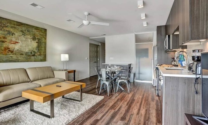 Garden Hills Apartamento | Business Travellers Getaway | Fast Internet & Lounge | Buckhead