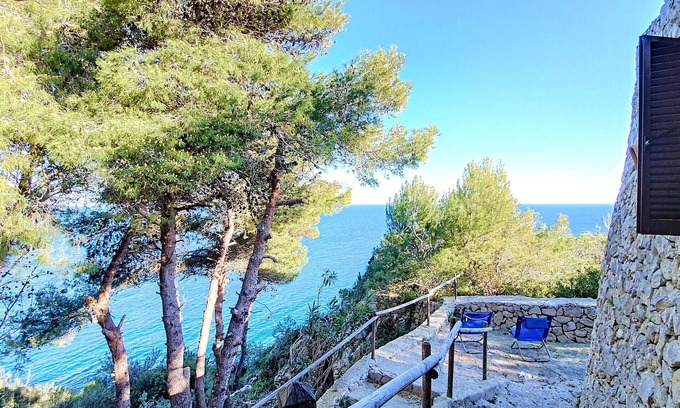 Castro Marina Cabaña | Business wifi: Trullo with sea access (house F)