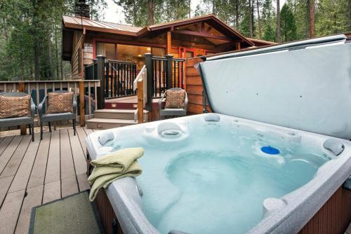North Wawona Casa | Buss Stop
