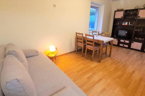 Ignalina Apartamento | Butas Ignalinos centre poilsiui ir darbostogoms