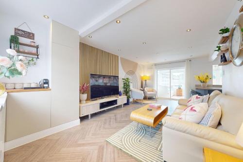 Cannon Hill Casa | Buttercup Nest of Wimbledon