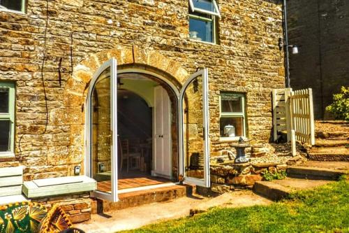 Lanehead Casa | Butterfly Lodge quirky rural home stunning views