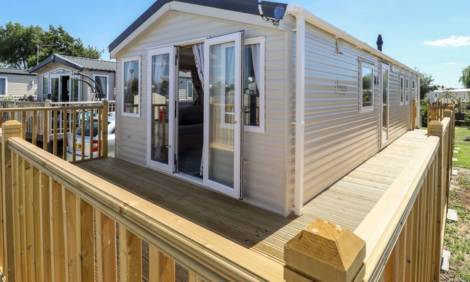 Crowle Cabina | BUTTERMERE LODGE - WESTFIELD 4, pet friendly in Crowle