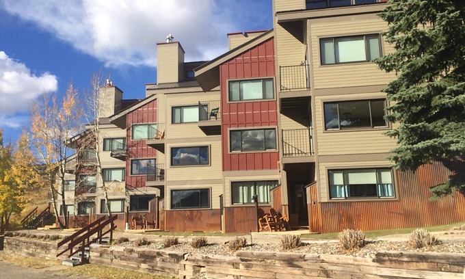 Crested Butte Condominio | Buttes Condo, Slopeside! Montaña de lujo. Genial para la familia y amigos.