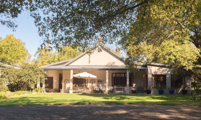 Creighton Casa | Button Birding Smithfield Guesthouse