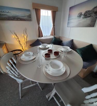 Clacton-on-Sea Casa | Buxton's Holiday Home - 'Park Holiday's' complex - St Osyth - Clacton-on-Sea