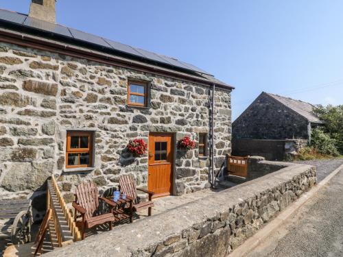 Garn Fadryn Casa | Bwthyn Siop Pencaerau