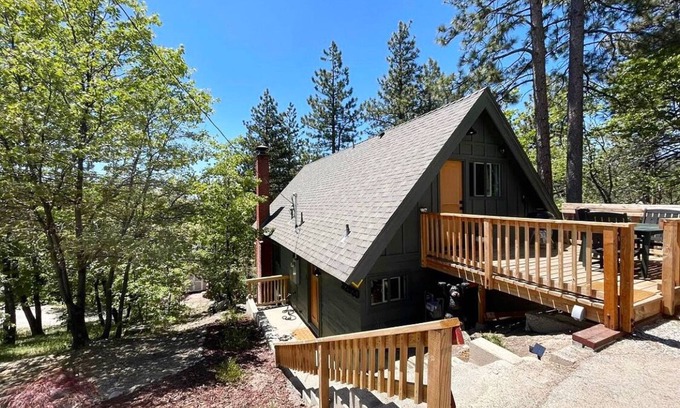 Arrowbear Lake Cabina | By @never a lonepine