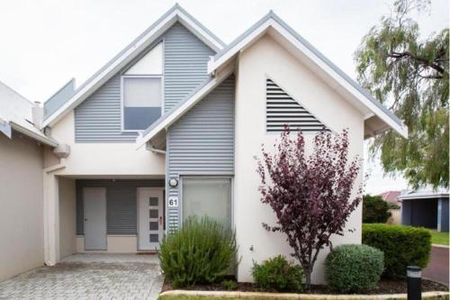 Broadwater Villa | By the Sea at Cape View Resort