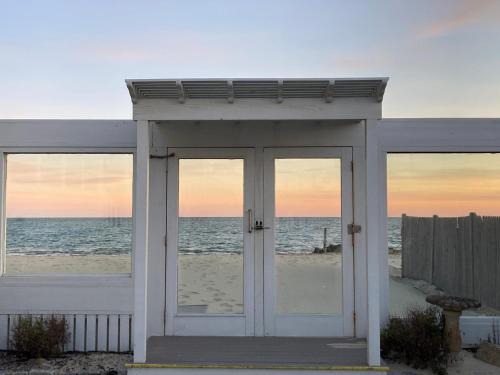 Dennis Port Cama Y Desayuno | By The Sea Guests Bed & Breakfast and Suites