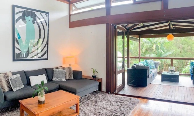 Suffolk Park Apartamento | Byron Treehouse Peaceful 2 bdrm Paperbark View