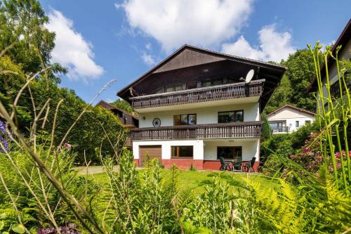 Bystra Casa | Bystra Unique House in the Mountains with Terrace, Garden & Parking by Noclegi Renters