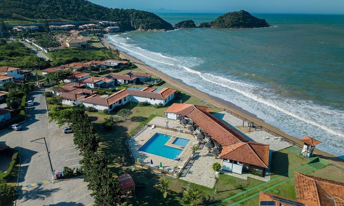 Cem Bracas Casa | Casa Bz60 en condominio justo en la arena