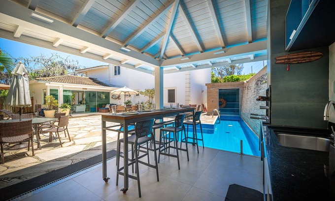 Porto Belo Casa | BZ79 House with Pool and Sauna 180 m from the Beach!