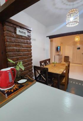 Monte Grande Casa | Cálida Casa - 2 Hab - centro MG -15 min Ezeiza