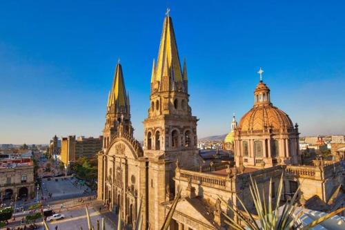 San Juan de Dios Apartamento | Céntrico y estiloso apartamento con Alberca, AC, Seguridad, Aparcamiento y Gym