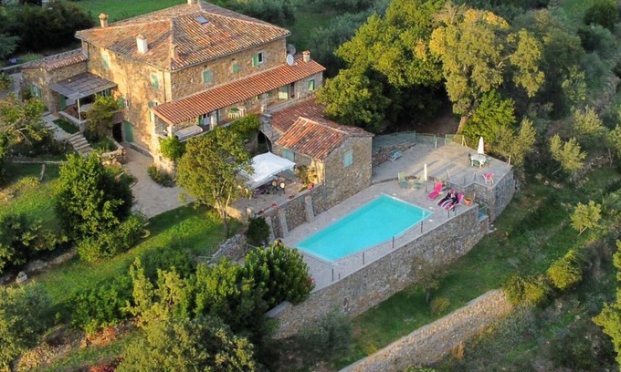 Monoblet Casa | Amplia casa familiar del 18 y sus 120 hectáreas de terreno (piscina, wifi)