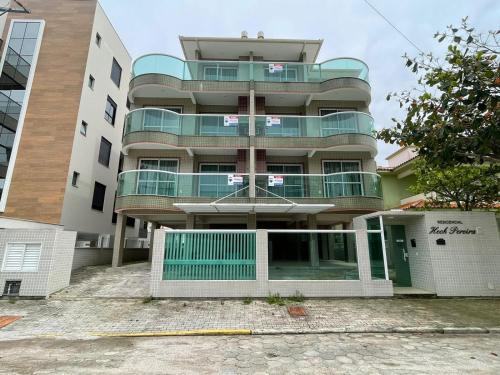 Joao Neiva Apartamento | cód 36 · Apartamento a 80 metros do mar com sacada