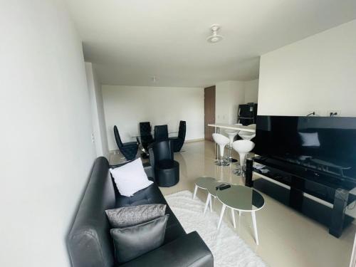Bello Apartamento | CÓMODO APARTAMENTO CERCA AL METRO LUMINOSO Y MUY AMBPLIO