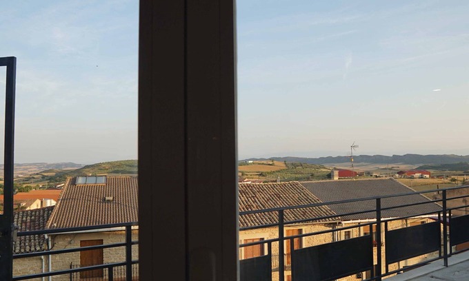Arroniz Apartamento | Cómodo Apartamento con Bonitas Vistas a 10 min de Estella