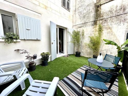 Rochefort Apartamento | Côté Cour - Appartement en plein centre-ville & proche des thermes