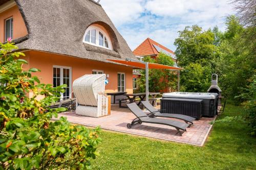 Hohenkirchen Casa | C 8 Reethaus REMY -Luxus mit Schwimmbad Dampfbad und Saunen und großen Grundstück exklusiv