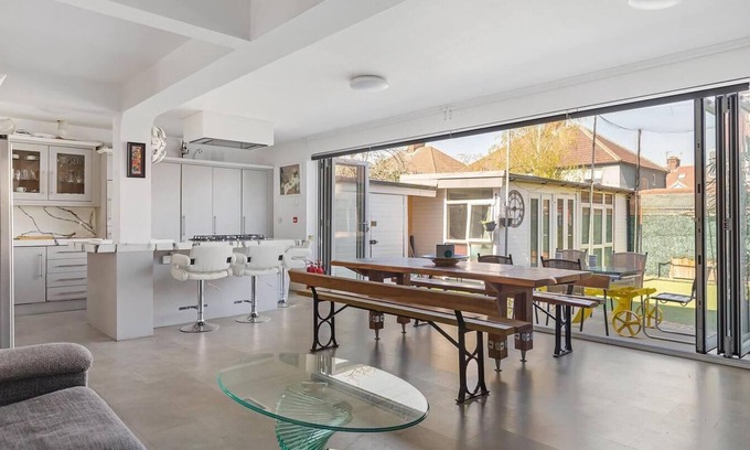 Dudden Hill Casa | c Bright and spacious house