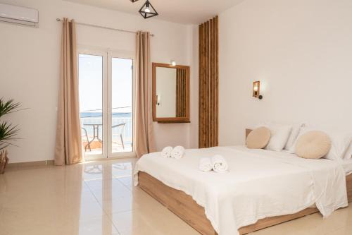 Laganas Apartamento | C'est La Vie Rooms and Suites