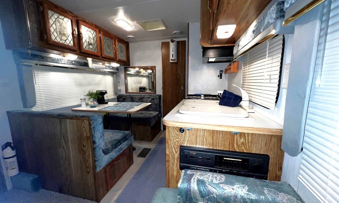 Burns Casa | Experience the Outdoors in C R Camper - Gateway Getaway