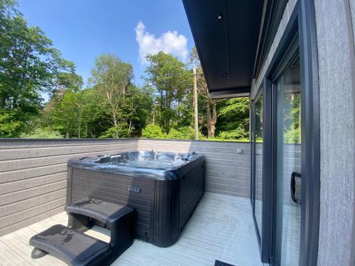 Bethesda Casa | C05 - The Ogwen Lodge with Hot Tub