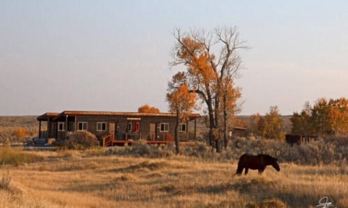 Riverton Cabina | C1: Modern cabin on Wind River on working cattle ranch