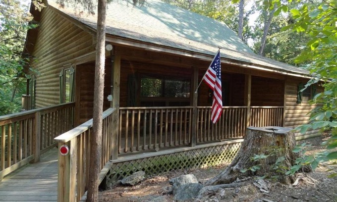 Mount Ida Casa | C19, One bedroom luxury, log-sided Couple's Cottage with private hot tub and unique extras cottage