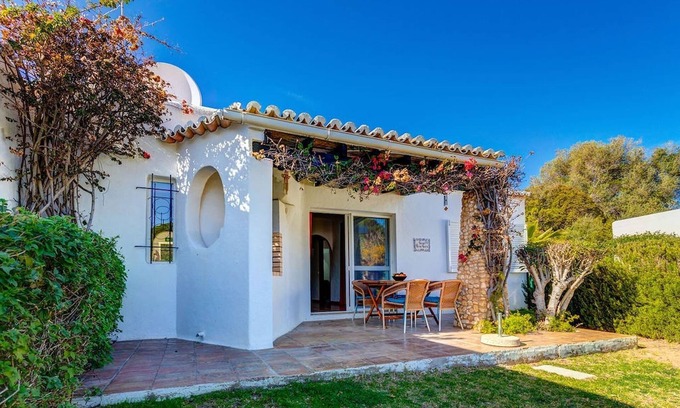 Mato Serrao Chalet De Esquí | C28 Q.P Amazing house nested in the heart of Carvoeiro!