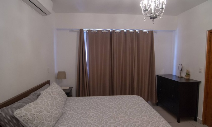 Lope De Vega Apartamento | C4 BEST REVIEWS!! SPACIOUS 1BR APT IN NACO
