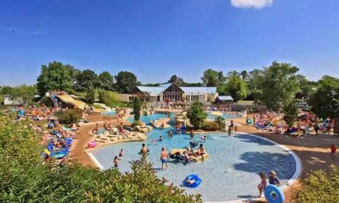 Sainte-Catherine-de-Fierbois Casa | Camping 5 étoiles - Parc aquatique - eebfed
