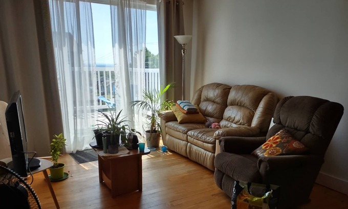 Saint-Emile Apartamento | Vrbo Property